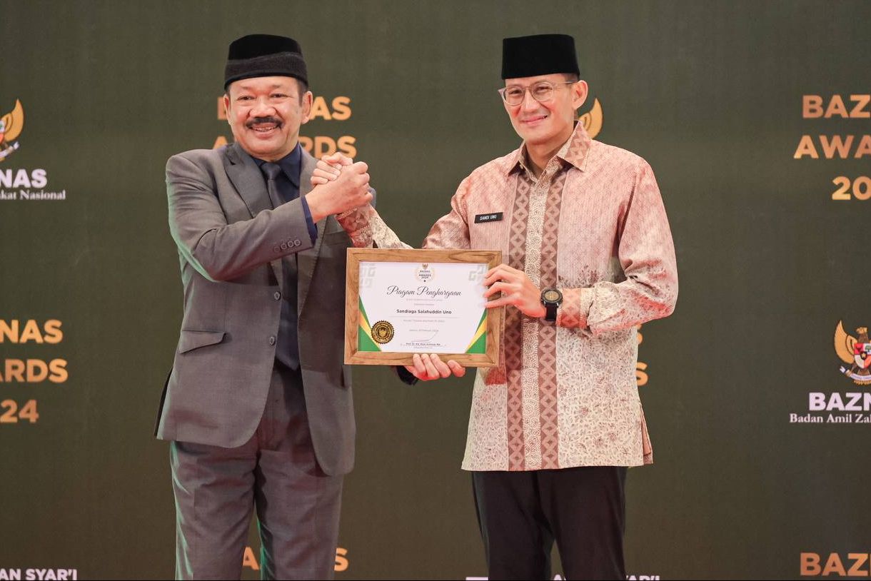 Menparekraf Terima Penghargaan Bergengsi Baznas Award 2024