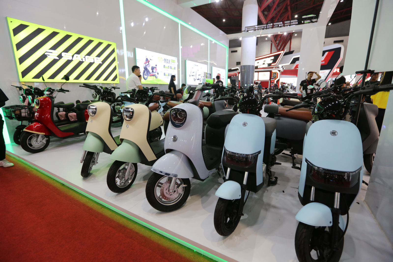 Motor Listrik Tebar Diskon Jutaan Rupiah di Jakarta Fair 2024