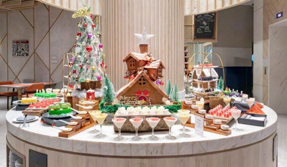 HARRIS Puri Mansion Gelar Christmas Tree Lighting Ceremony