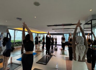 Sunset Yoga Spesial Hari Perempuan di Ascott Menteng Jakarta