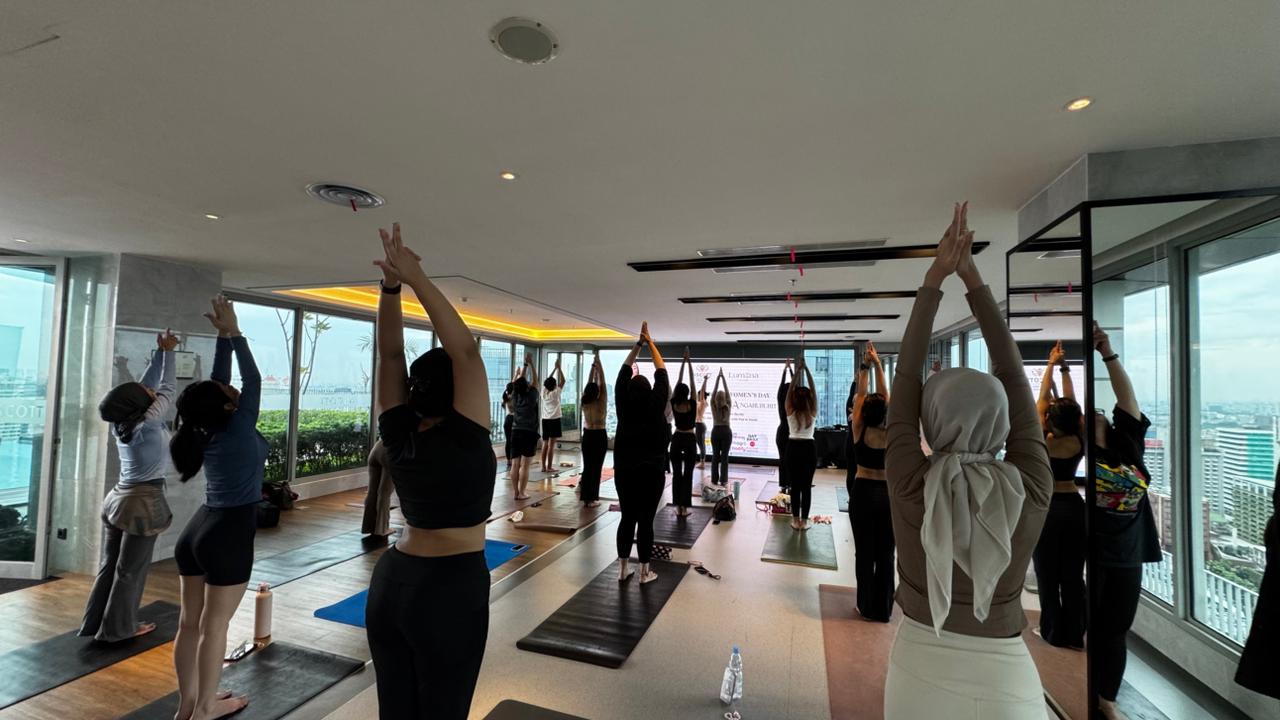 Sunset Yoga Spesial Hari Perempuan di Ascott Menteng Jakarta
