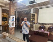 Menyelami Inovasi dan Filosofi Batik di Rumah Batik Komar