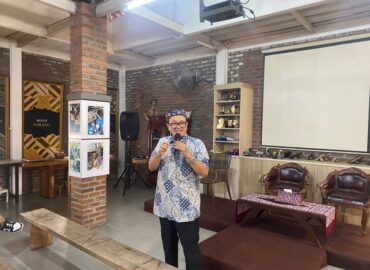 Menyelami Inovasi dan Filosofi Batik di Rumah Batik Komar
